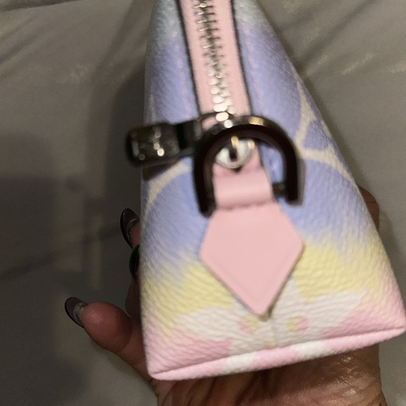 Louis Vuitton Escale Cosmetic Pouch - Picture 8 of 8